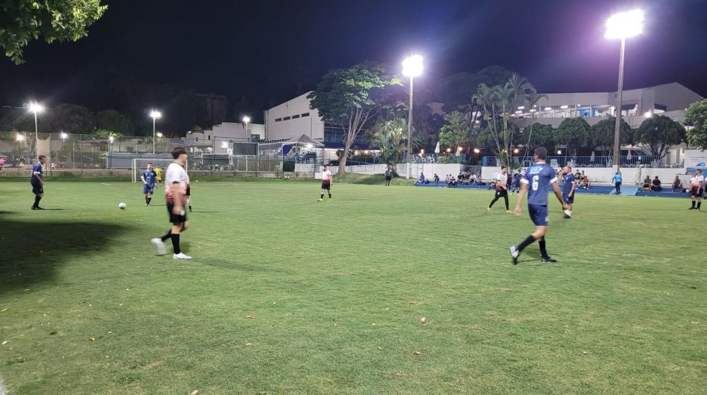 Galáticos vencem a equipe do Spasso Café e assumem a liderança no Campeonato Interno de Futebol do Catiguá