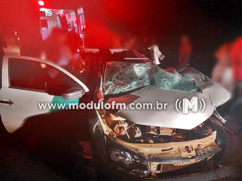 Grave acidente deixa jovem preso nas ferragens após colisão entre carreta e Saveiro na MG-230 em Patrocínio