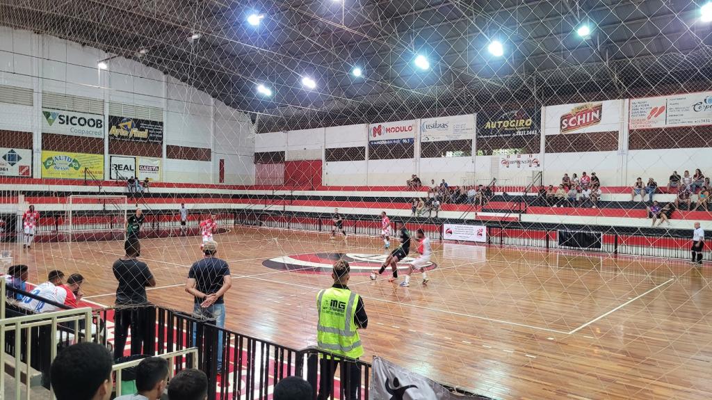 Duelo final da 4ª Liga de Futsal - Macaúba Ar Condicionado/Superação Esportes e surpresa para os torcedores