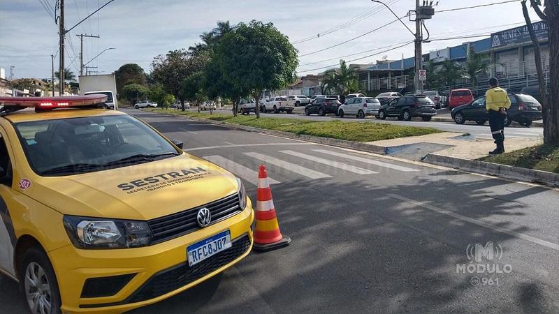 Falta de uso do cinto de segurança e celular ao volante lideram multas de trânsito em Patrocínio