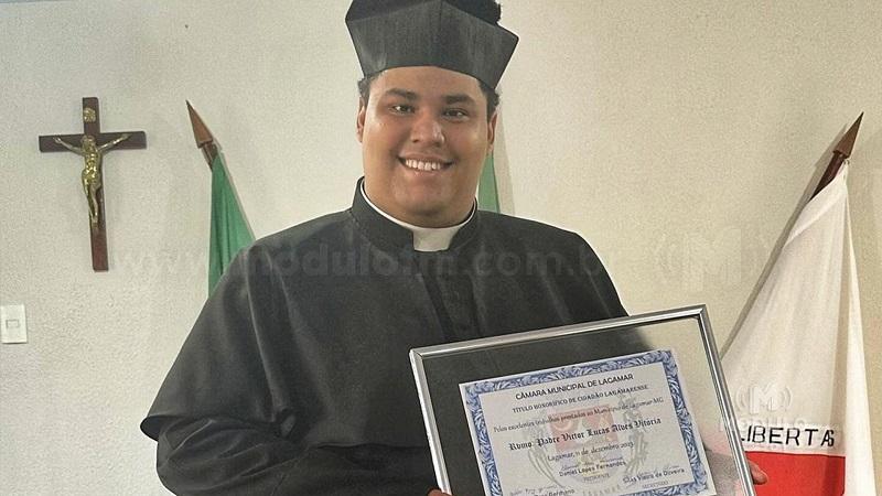 Padre patrocinense recebe Título de Cidadão Honorário na cidade de Lagamar