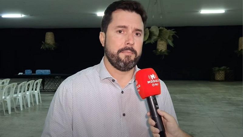 Prefeito de Patos de Minas quer reduzir taxa de iluminação pública em 15% e passagem de ônibus para R$ 3