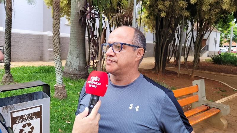 Empresário que está há quase 29 anos na Praça Santa Luzia espera continuar no local após licitação de quiosques do calçadão