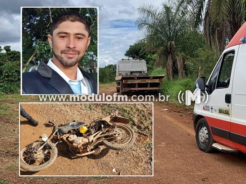 Jovem morre em colisão frontal envolvendo motocicleta e caminhão em Macaúbas de Cima