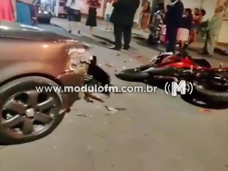 Acidente entre veículo e motocicleta deixa jovem motociclista ferido em Patrocínio