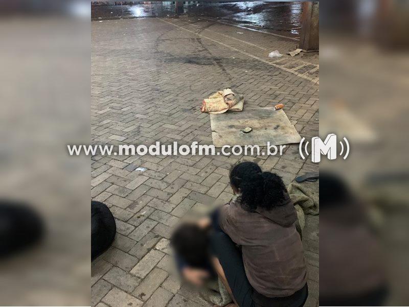 Motorista de veículo com placas de Patrocínio atropela moradora de rua em Patos de Minas e foge do local