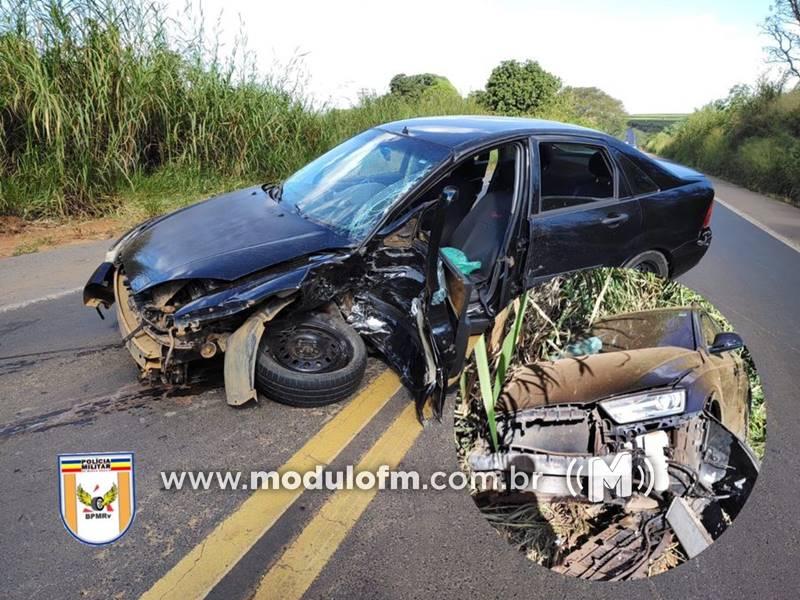 Colisão entre dois veículos deixa condutores feridos na MG-230 em Patrocínio