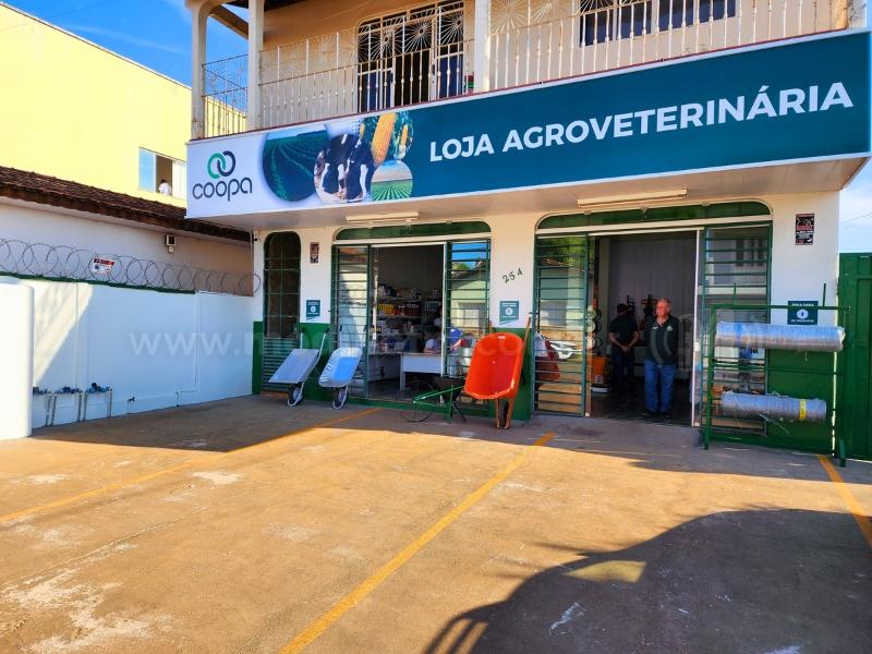 Inaugurada em Guimarânia nova Loja Agroveterinária da Cooperativa Agropecuária...