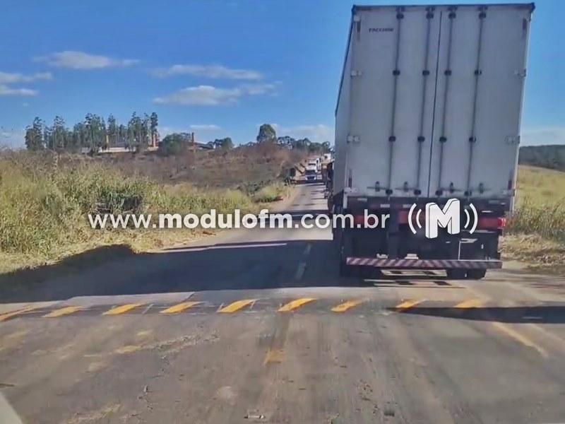 Novos redutores de velocidade na BR-365 provocam acidentes; condutores...