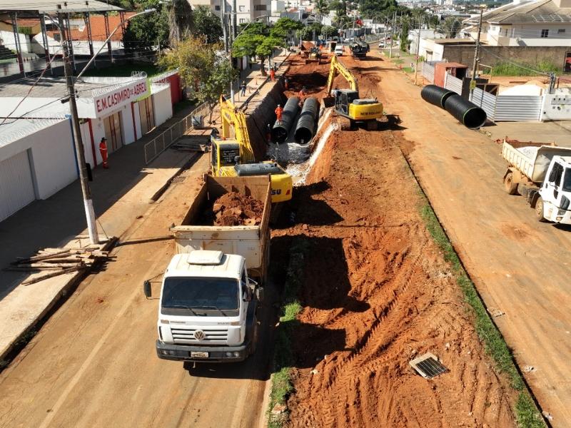 Prefeitura informa sobre o andamento das avenidas do Catiguá e dos Lagos e canalização do Rangel