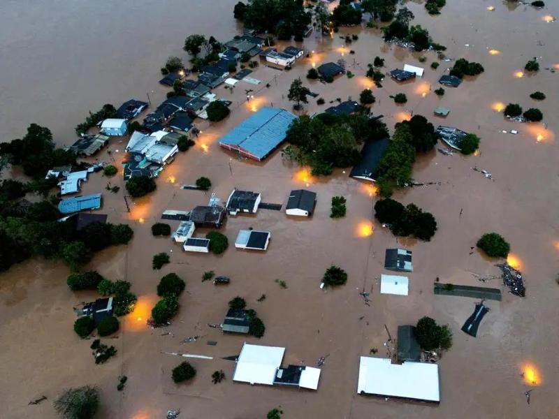 Sicoob Coopacredi faz doação de R$ 10 mil para ajudar vítimas do desastre ambiental no RS