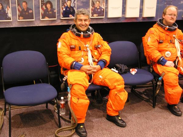 Sicoob Coopacredi comemora aniversário realizando palestra com o astronauta Marcos Pontes