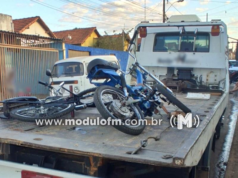 Acidente entre bicicleta motorizada e motocicleta deixa três feridos...