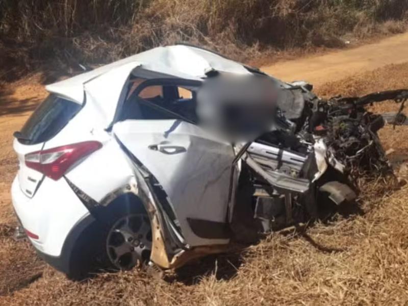 Idosa morre em colisão frontal entre carro e caminhão na BR-354 em São Gotardo