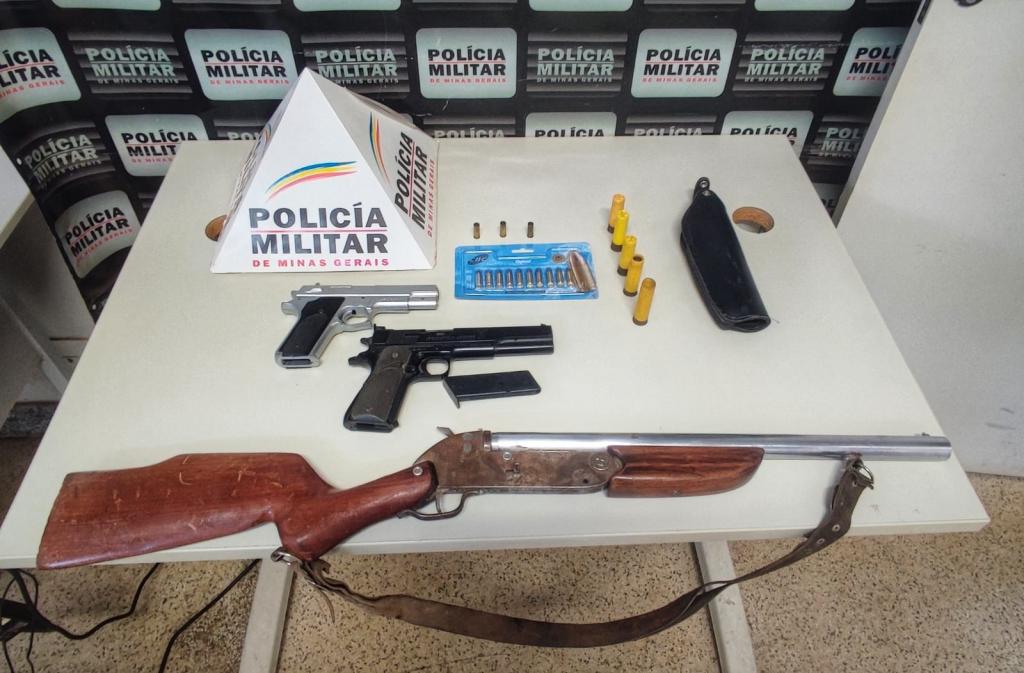 Polícia Militar prende idoso em flagrante por posse ilegal de armas em Patrocínio