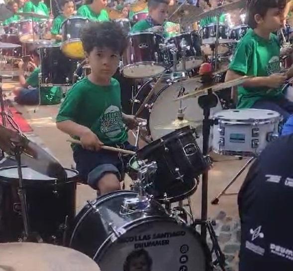 Baterista patrocinense de apenas 5 anos de idade é destaque na V Semana da Bateria e Percussão em Uberlândia