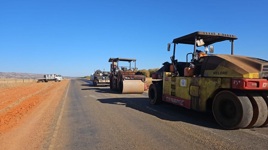 Obras de recuperação da MG-737 entre Guimarânia e Cruzeiro da Fortaleza são iniciadas pelo DER-MG