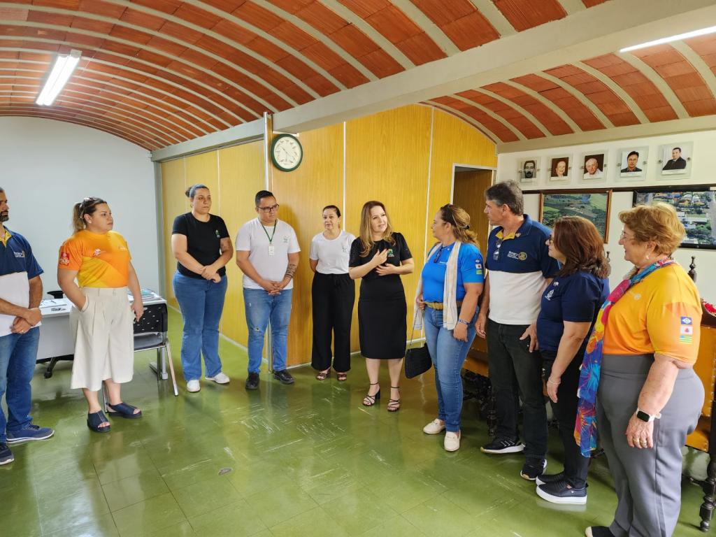 Governadora distrital do Rotary Internacional visitou a APAE de Patrocínio