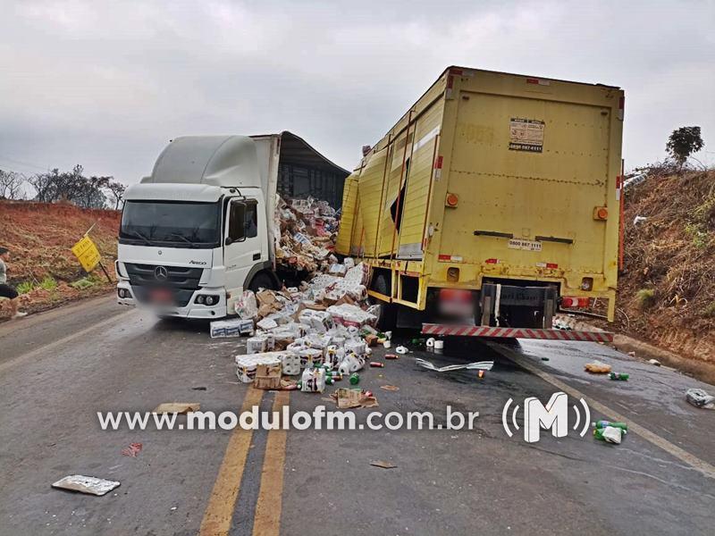 Grave acidente entre caminhões deixa um morto e um ferido e interdita parcialmente a BR-365 entre Patos de Minas e Patrocínio