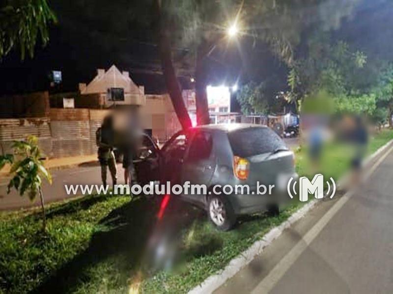 Homem é preso por embriaguez ao volante após colisão...