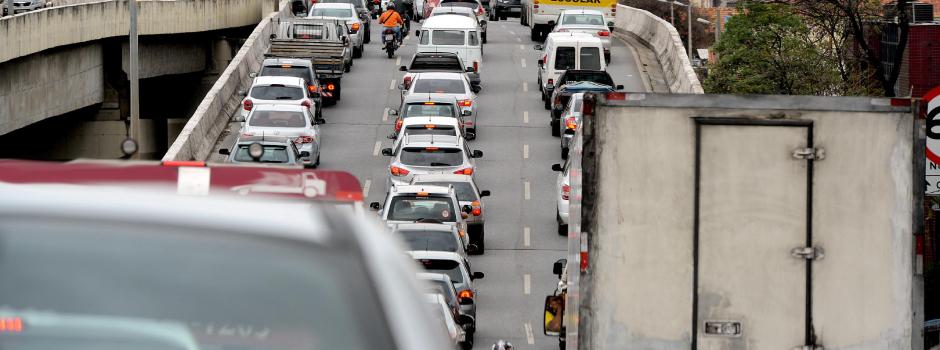 Licenciamento de veículos com placas finais 7, 8, 9 e 0 será exigido a partir desta sexta-feira