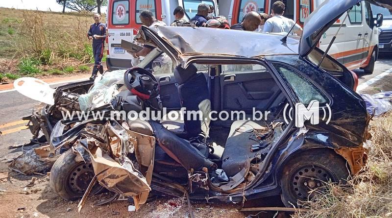 Morador de Cruzeiro da Fortaleza morre após transferência para hospital em Belo Horizonte devido a acidente entre caminhão-tanque e carro de passeio