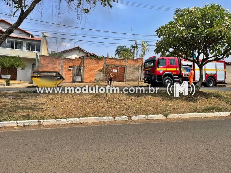 Suspeita de incêndio criminoso em caçamba de lixo mobiliza...