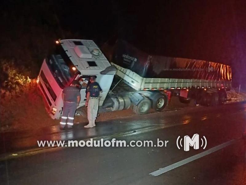 Ação conjunta entre PM e PRF intercepta carreta roubada com placas de Patrocínio que seguia para o Paraguai