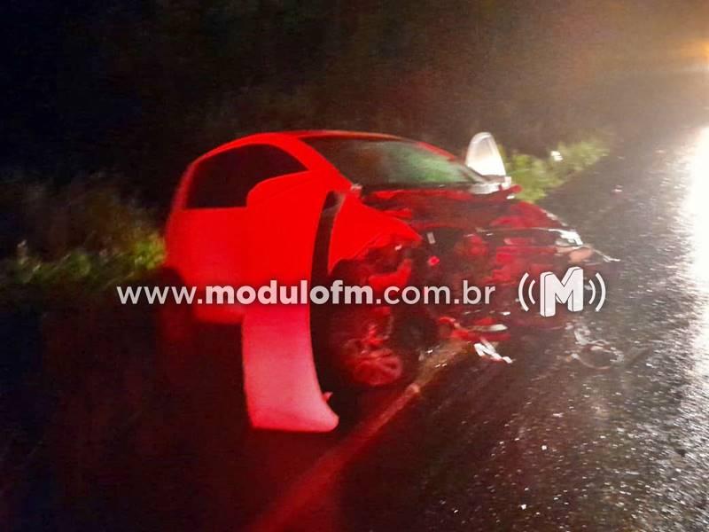 Carro da Prefeitura de Patrocínio se envolve em acidente grave na BR-497 com cinco vítimas