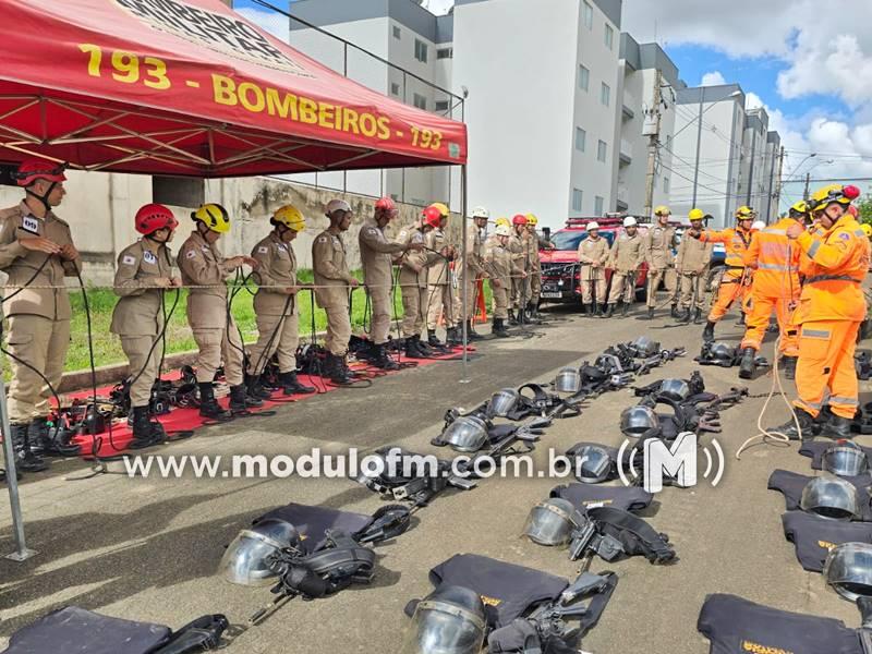 Imagem 10 do post Curso Tático Móvel recebe instruções de salvamento aquático e em altura pelo Corpo de Bombeiros de Patrocínio