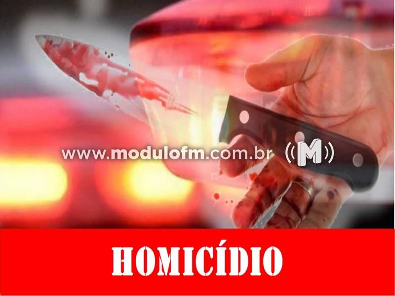 Homem é morto a facadas pelo próprio irmão após...