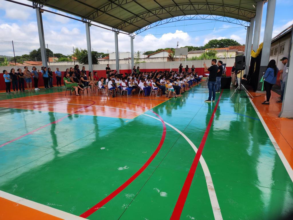 Inauguradas as obras de reforma e construção da quadra esportiva da E.M. Líbia Lassi Lopes