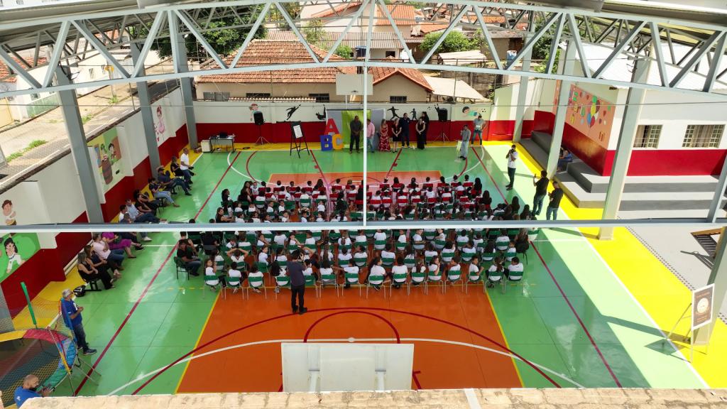 Imagem 1 do post Inauguradas obras de reforma e a nova quadra da Escola Municipal Mariana Tavares