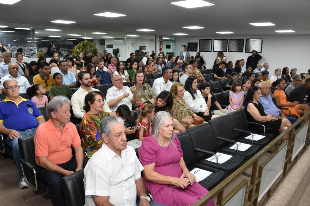 Imagem 1 do post Câmara de Patrocínio entrega títulos de cidadania a 14 homenageados em sessão solene