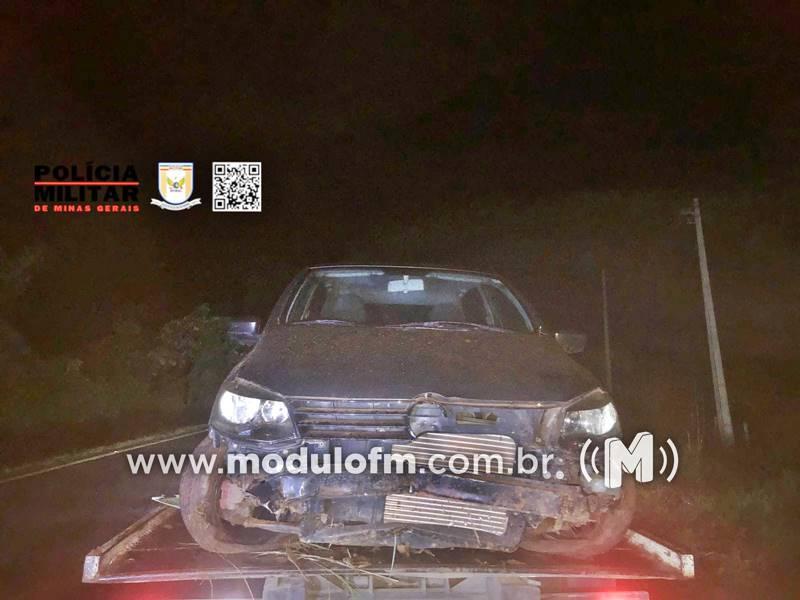 Imagem 1 do post Condutor de 28 anos perde controle em curva e sofre acidente na MG-230 em Serra do Salitre