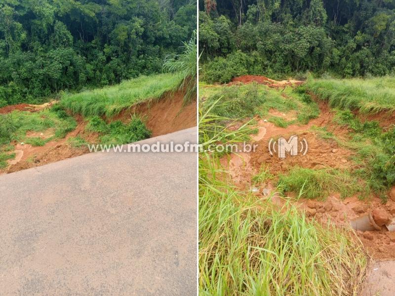 Imagem 1 do post Desmoronamento afeta Rua Egito no Nações; chuvas fortes causam rompimento de redes de esgoto e pluvial