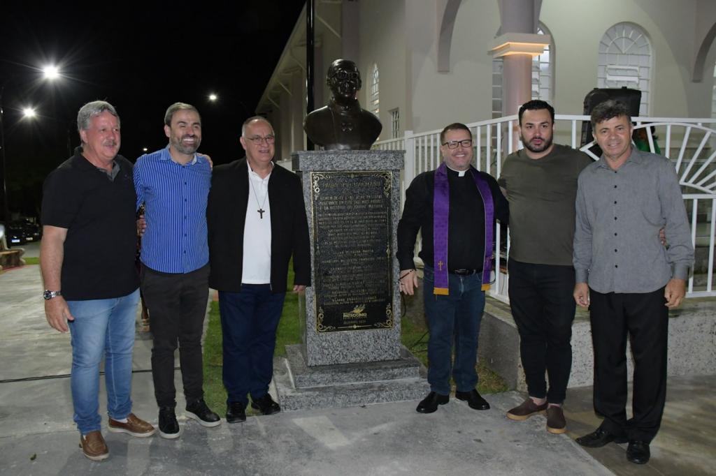 Inaugurado busto do Padre Pio Harmann na Igreja Nossa Senhora do Rosário