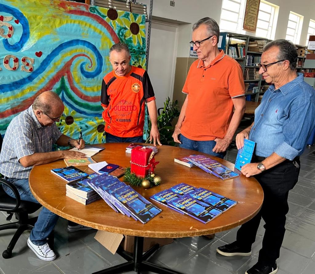 LITERATURA E FOTOGRAFIA: Luiz Antônio Costa, Leida Reis e Cezar Félix lançam livros em Patrocínio