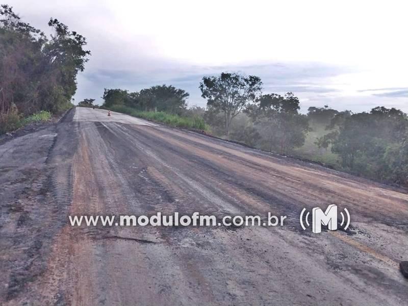 Tráfego na MG-190 entre Monte Carmelo e Abadia dos Dourados é liberado, mas obras seguem em andamento