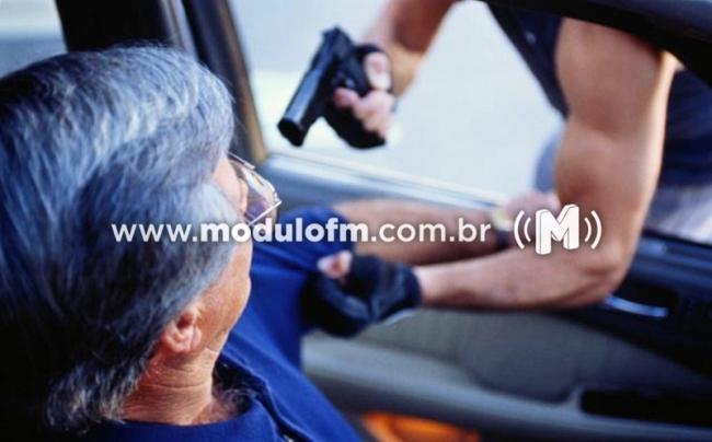 Homem é sequestrado e tem caminhonete roubada ao estacionar em Guimarânia