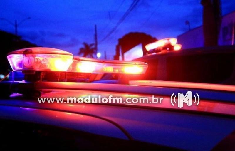 Ladrão leva câmera de segurança e deixa rastro de tentativa de arrombamento em caminhão no bairro Serra Negra