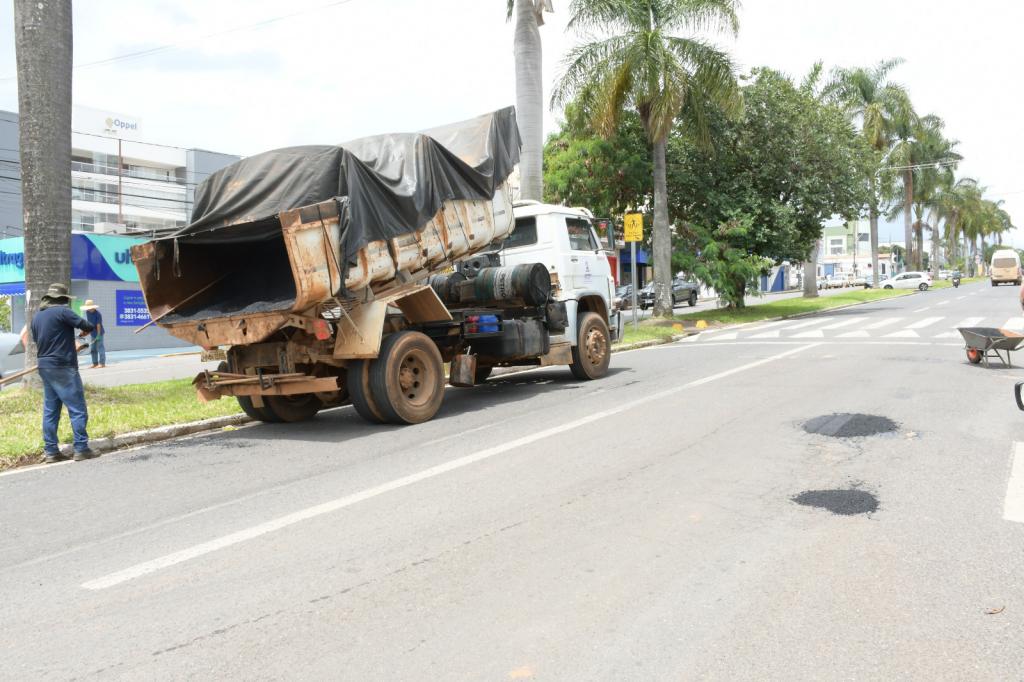 Imagem 2 do post Operação tapa-buracos é iniciada em Patrocínio pela Secretaria de Obras