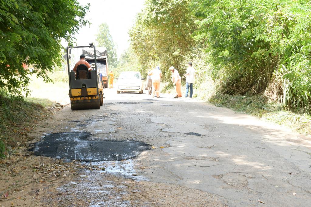 Imagem 1 do post Prefeitura de Patrocínio realiza tapa-buracos e manutenções em bueiros, praças e UBS's