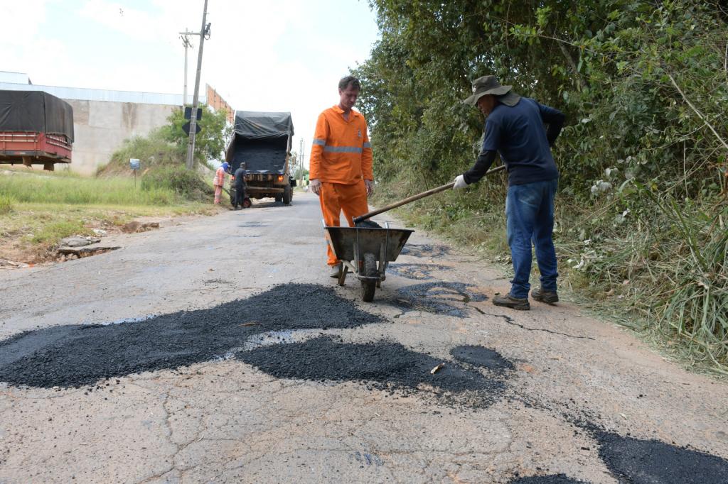 Imagem 3 do post Prefeitura de Patrocínio realiza tapa-buracos e manutenções em bueiros, praças e UBS's