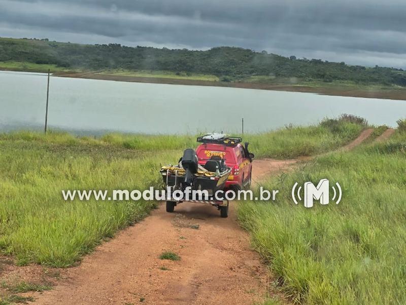 Bombeiros entram no quinto dia de buscas por pescador desaparecido na represa de Nova Ponte em Patrocínio