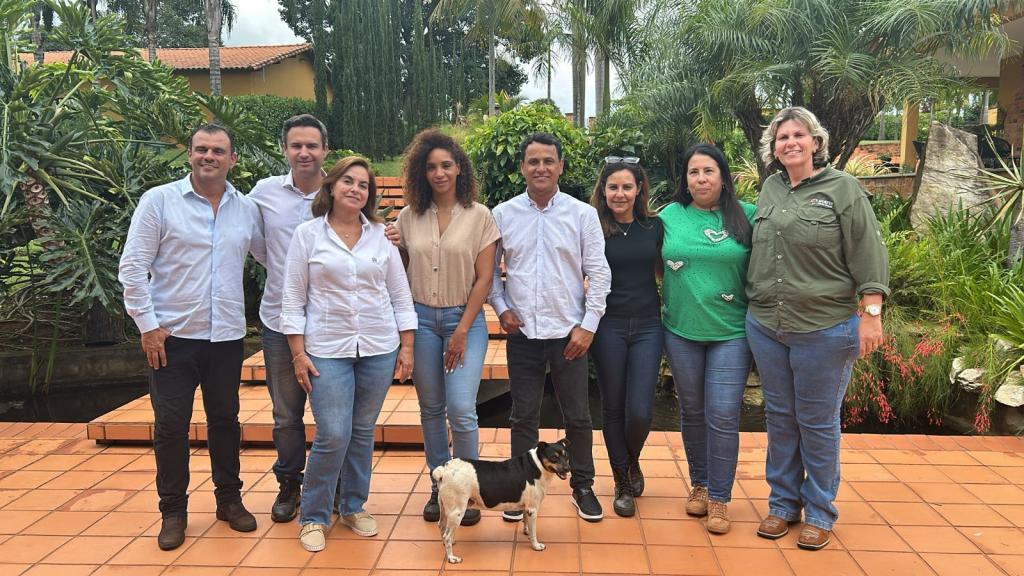 Imagem 13 do post Empresários de Angola visitam fazenda em Serra do Salitre para troca de conhecimentos sobre café e vinhos