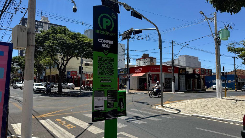 Após período de orientação, cobrança do estacionamento rotativo será retomada na próxima semana