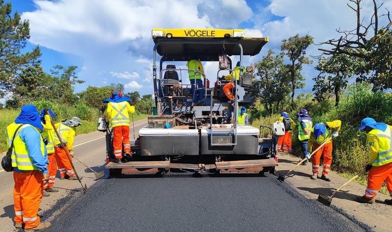 EPR Triângulo executa obras de pavimento, drenagem e sinalização em oito rodovias da região