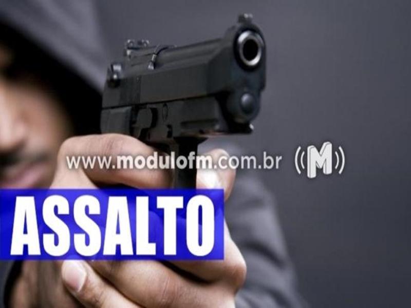 Família é rendida, agredida e trancada no banheiro durante roubo em fazenda de Patrocínio