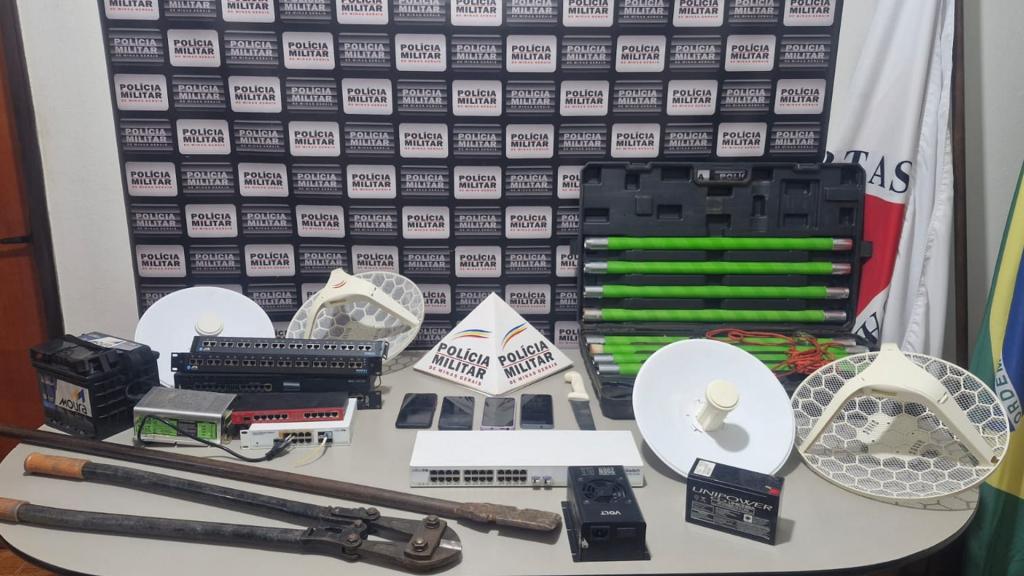 Polícia Militar desarticula quadrilha envolvida em furtos e receptação de equipamentos de internet